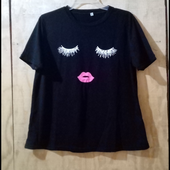 Eyelashes and Lips shirt👄😉 - Picture 2 of 3
